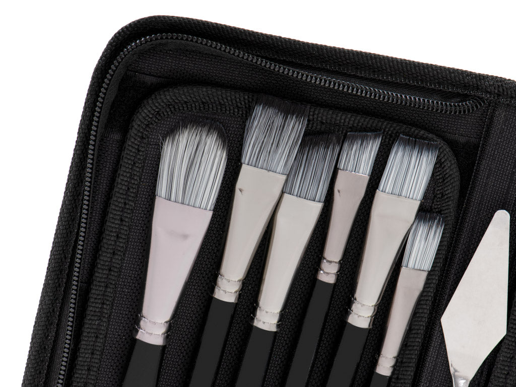 Set 15 pensule pentru pictat de diferite dimensiuni, Zola, cu husa pentru depozitare, neagra, 27x14x3 cm Set 15 pensule pentru pictat de diferite dimensiuni, Zola, cu husa pentru depozitare, neagra, 27x14x3 cm